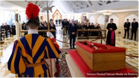 Pope Francis live updates: Pope Francis lies in state, thousands wait to pay respects